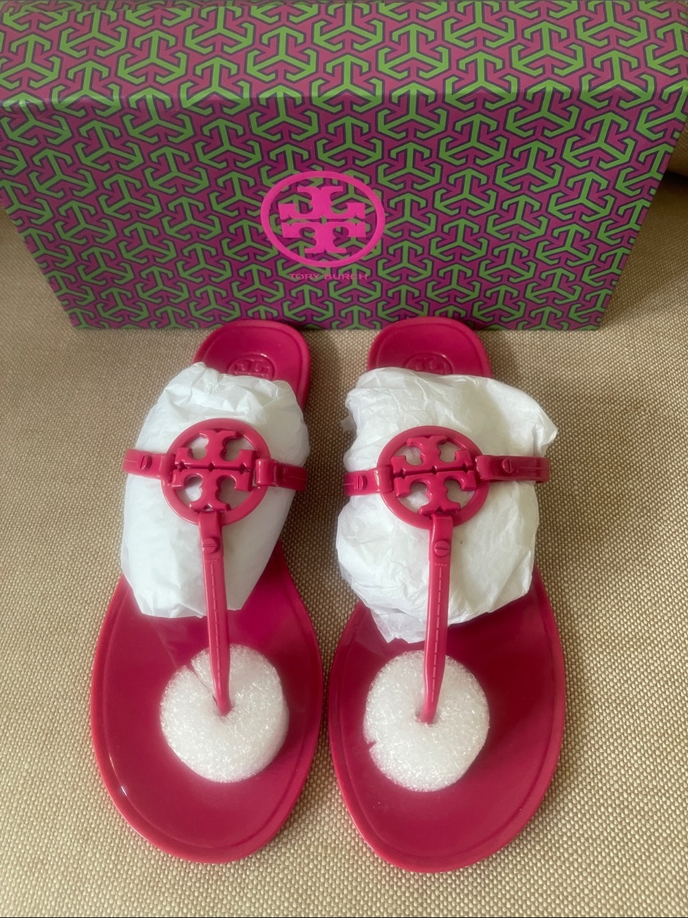NWT Tory Burch Mini Miller Flat Thong -Fiesta
Size 9